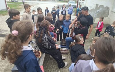 Kad se male i velike ruke slože, jesenji dan u školi ljepši biti ne može!